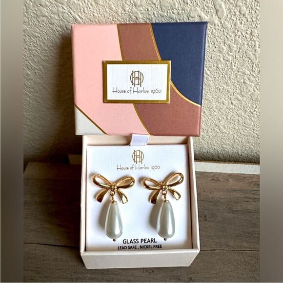HOUSE OF HARLOW 1960 NWT PEARL BOW DROP EARRINGS - Picture 1 of 3